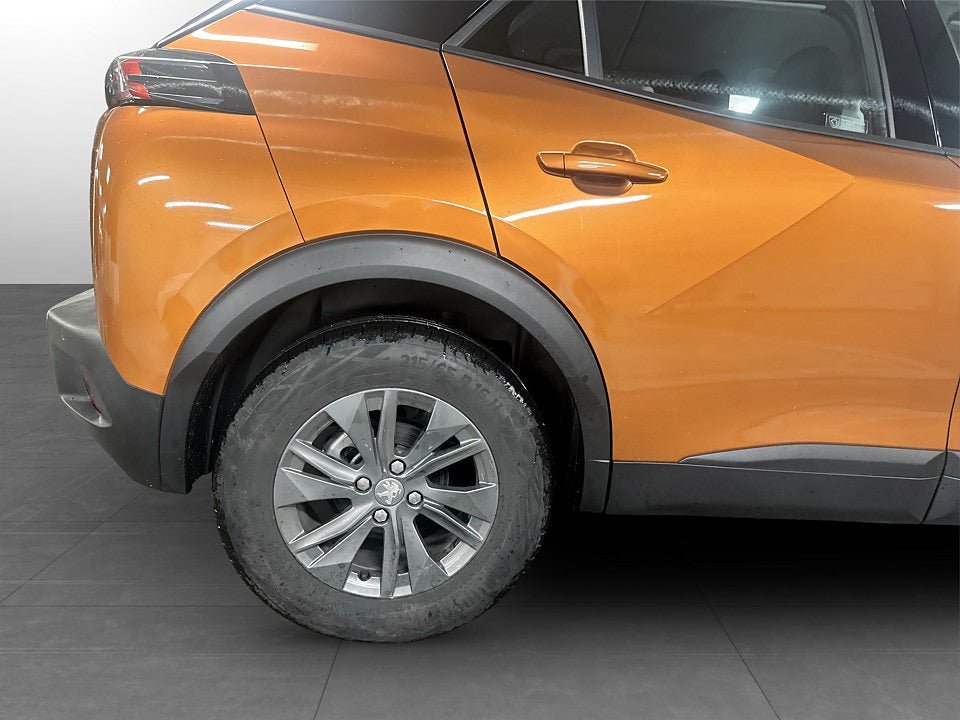 Vehicle Image 14