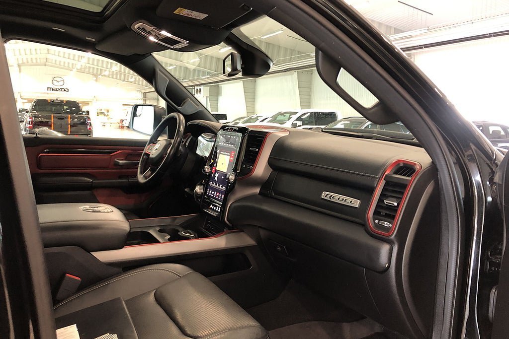 Vehicle Image 15