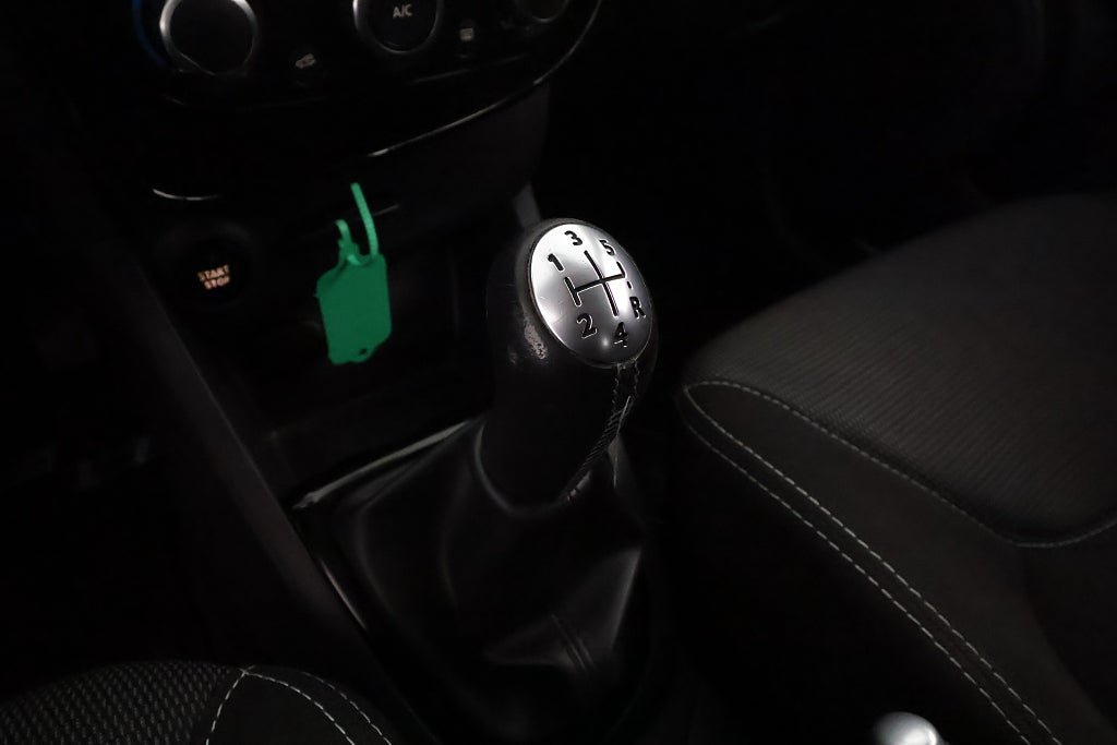 Vehicle Image 21