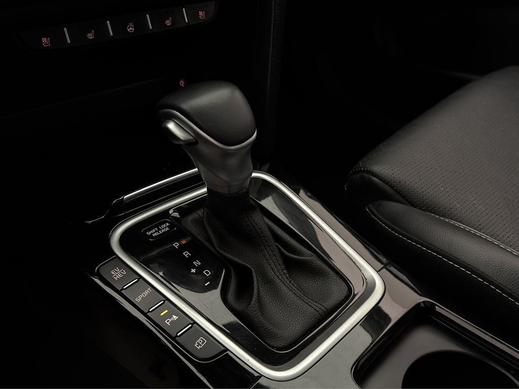 Vehicle Image 25