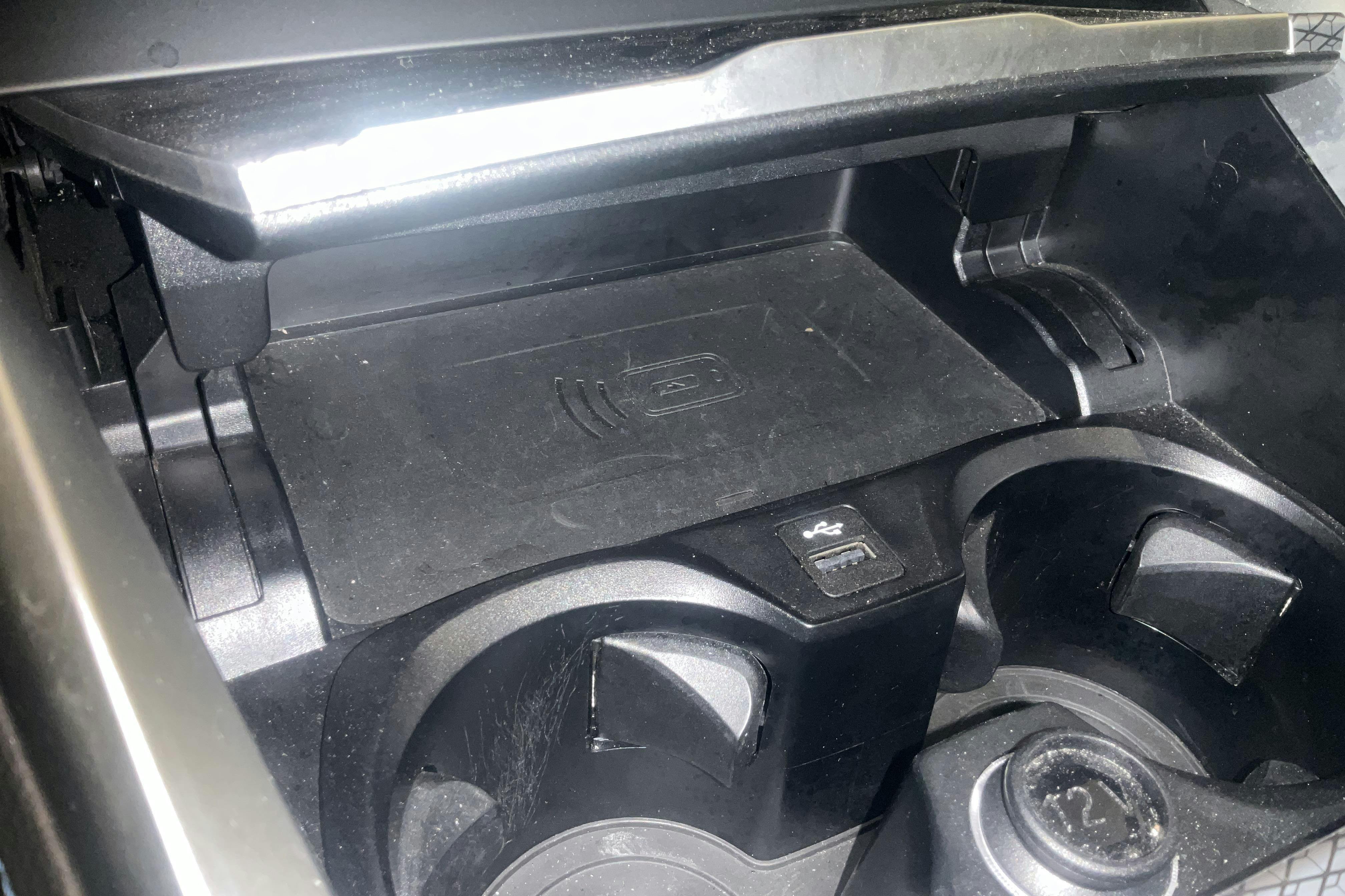 Vehicle Image 25