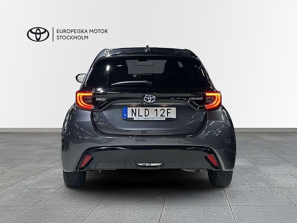 Vehicle Image 4