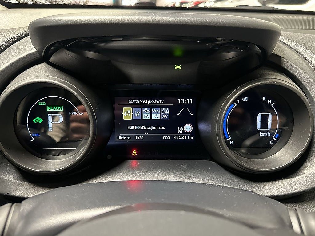 Vehicle Image 11