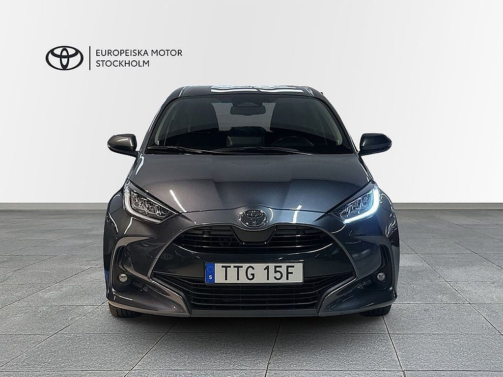 Vehicle Image 5