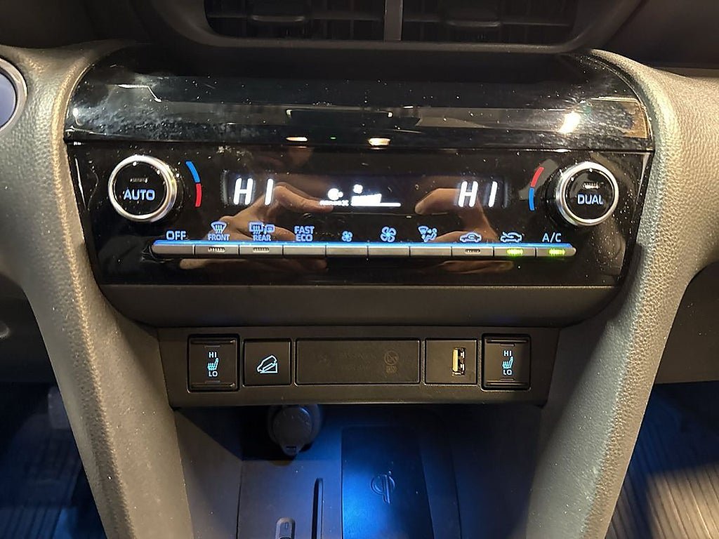 Vehicle Image 15