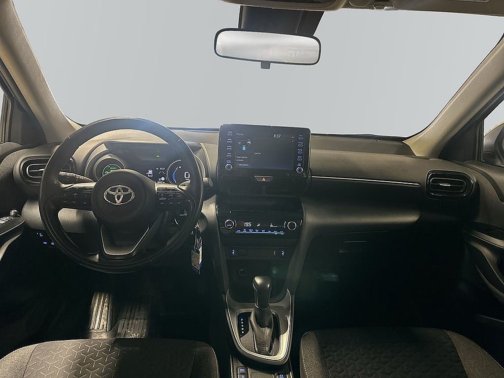 Vehicle Image 8