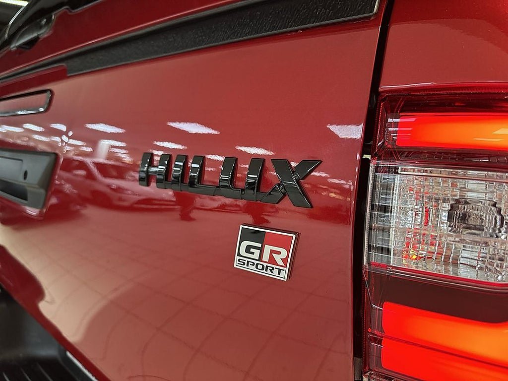 Vehicle Image 11