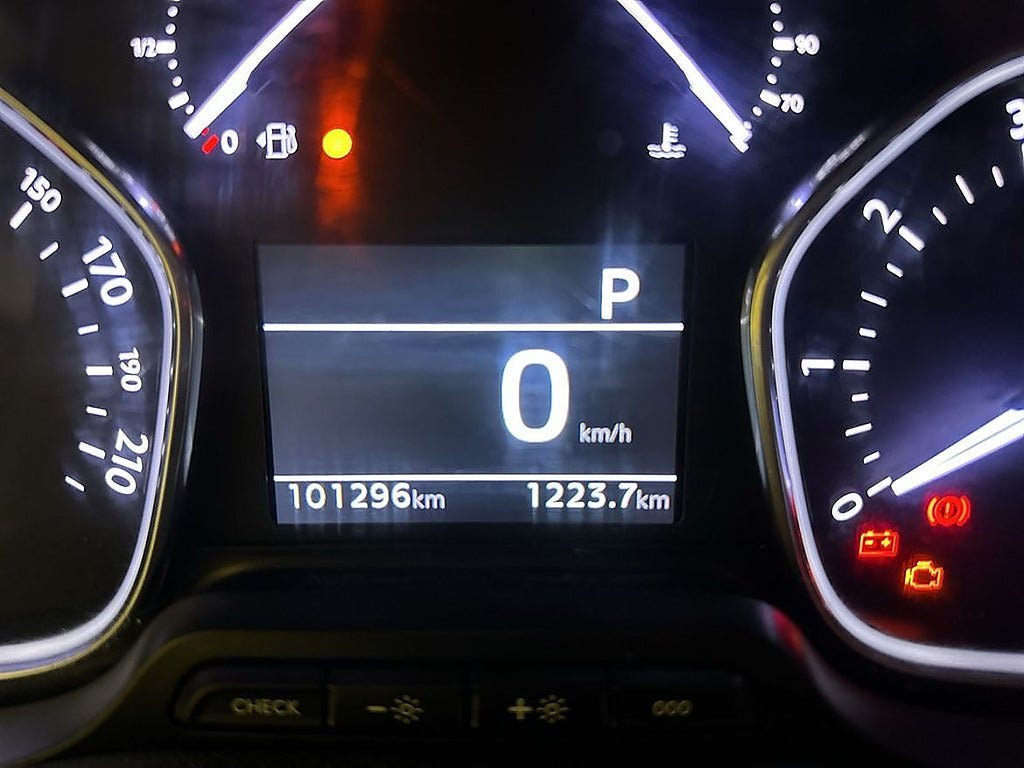 Vehicle Image 13
