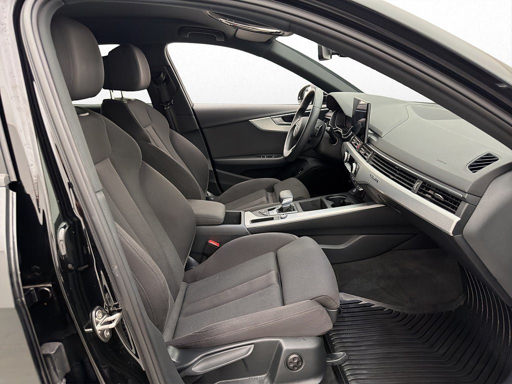 Vehicle Image 30