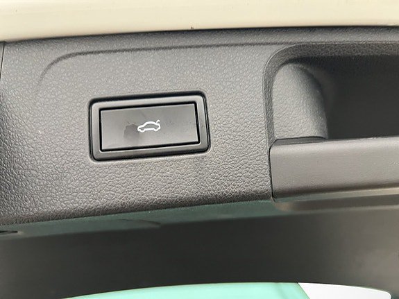 Vehicle Image 29