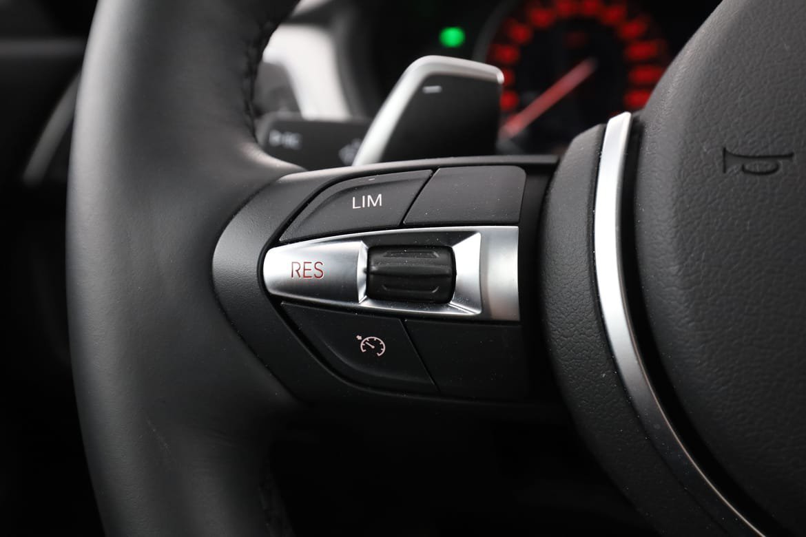 Vehicle Image 32