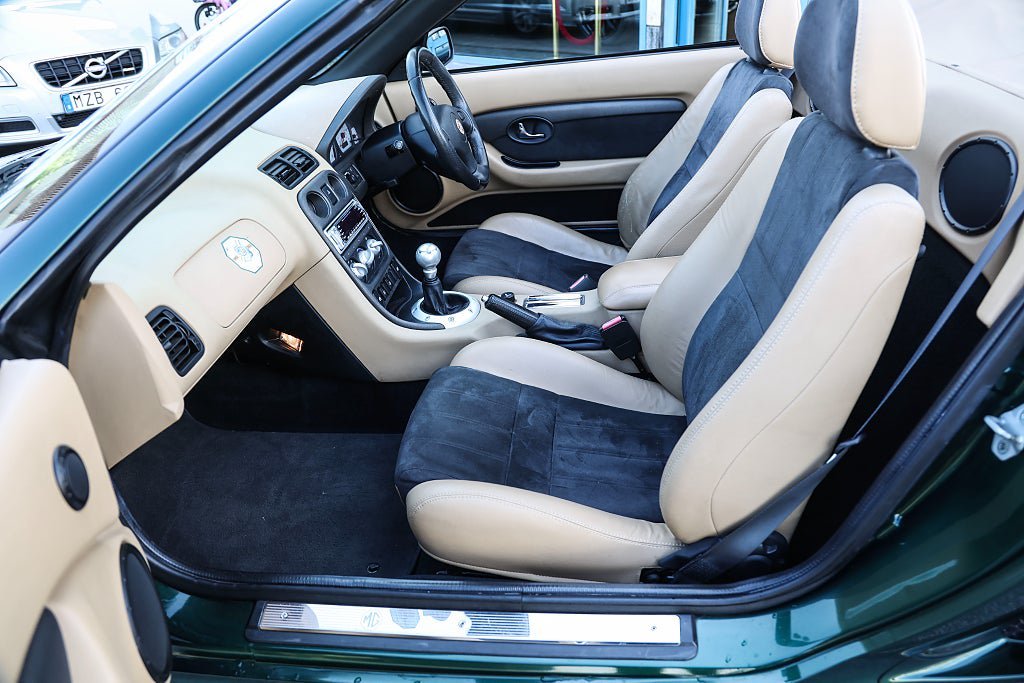 Vehicle Image 12