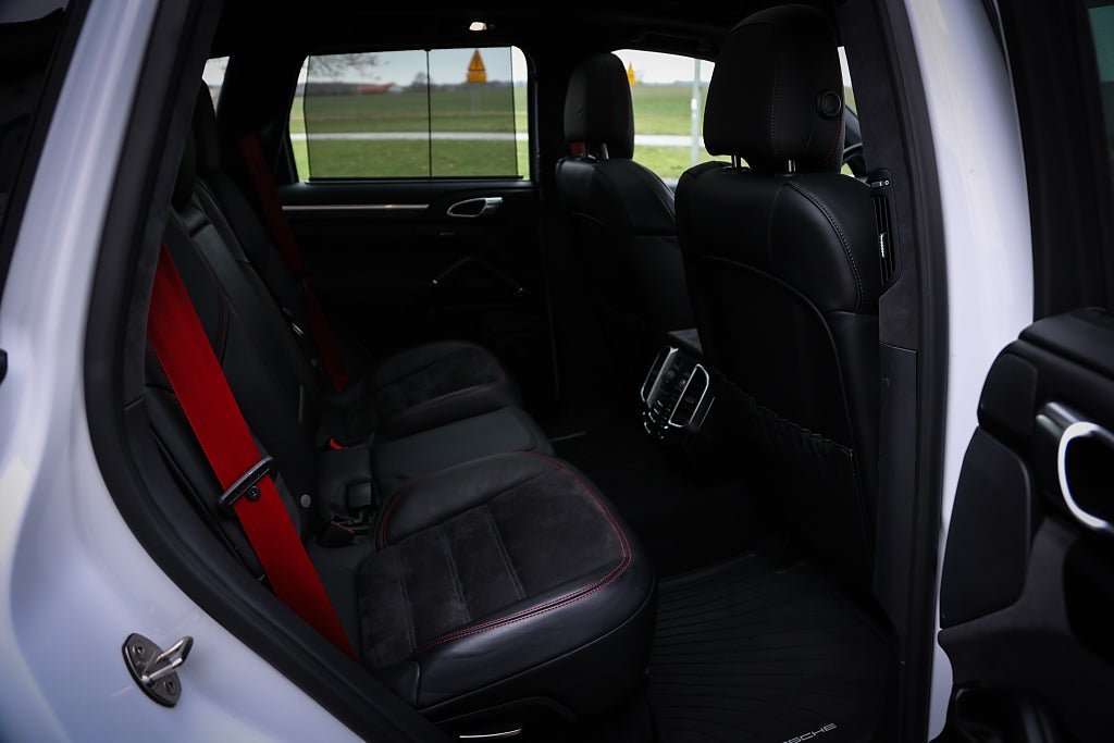 Vehicle Image 16
