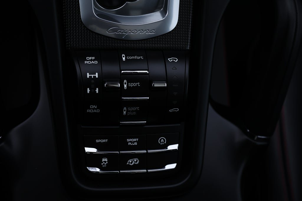 Vehicle Image 25