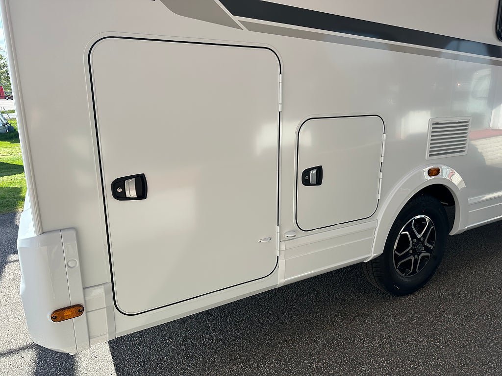 Vehicle Image 40