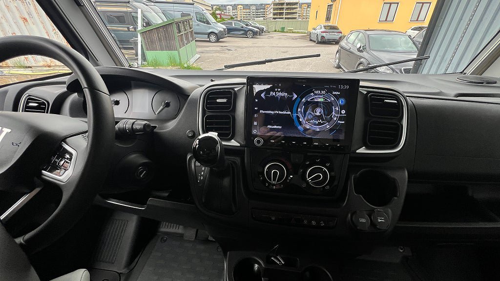 Vehicle Image 24