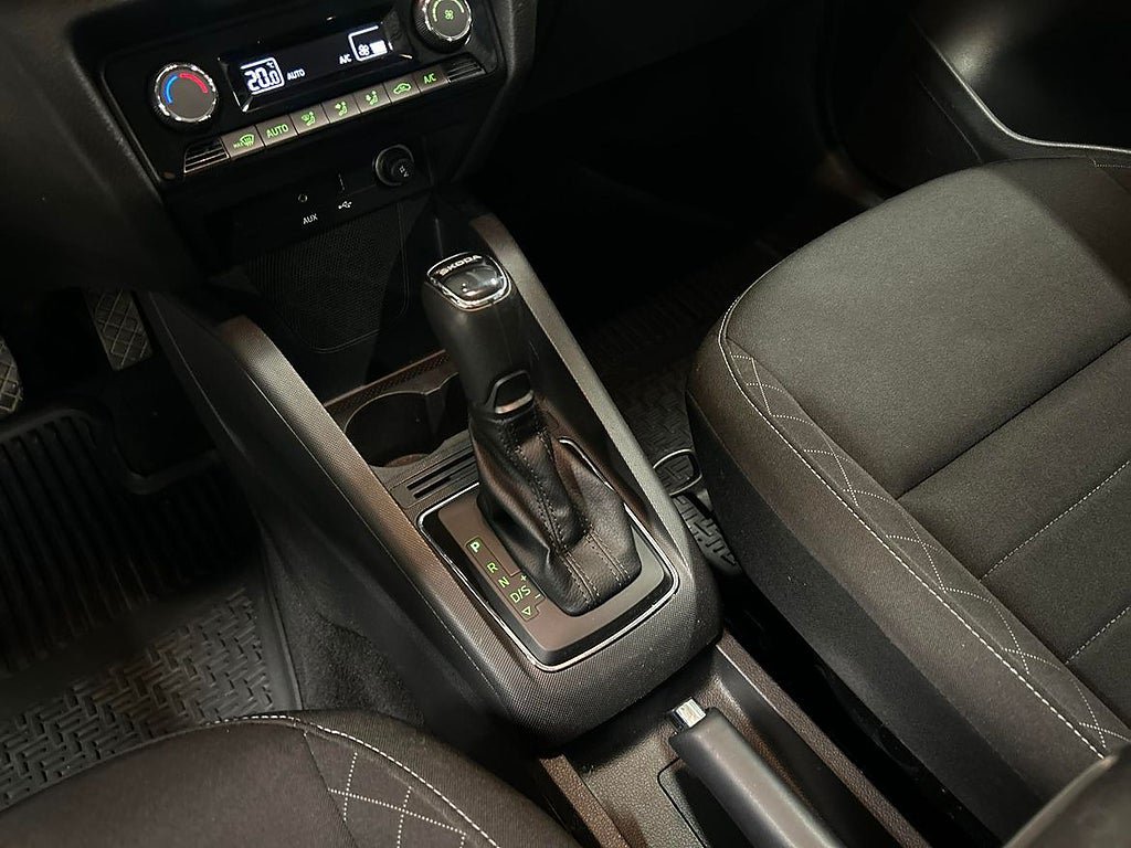 Vehicle Image 17