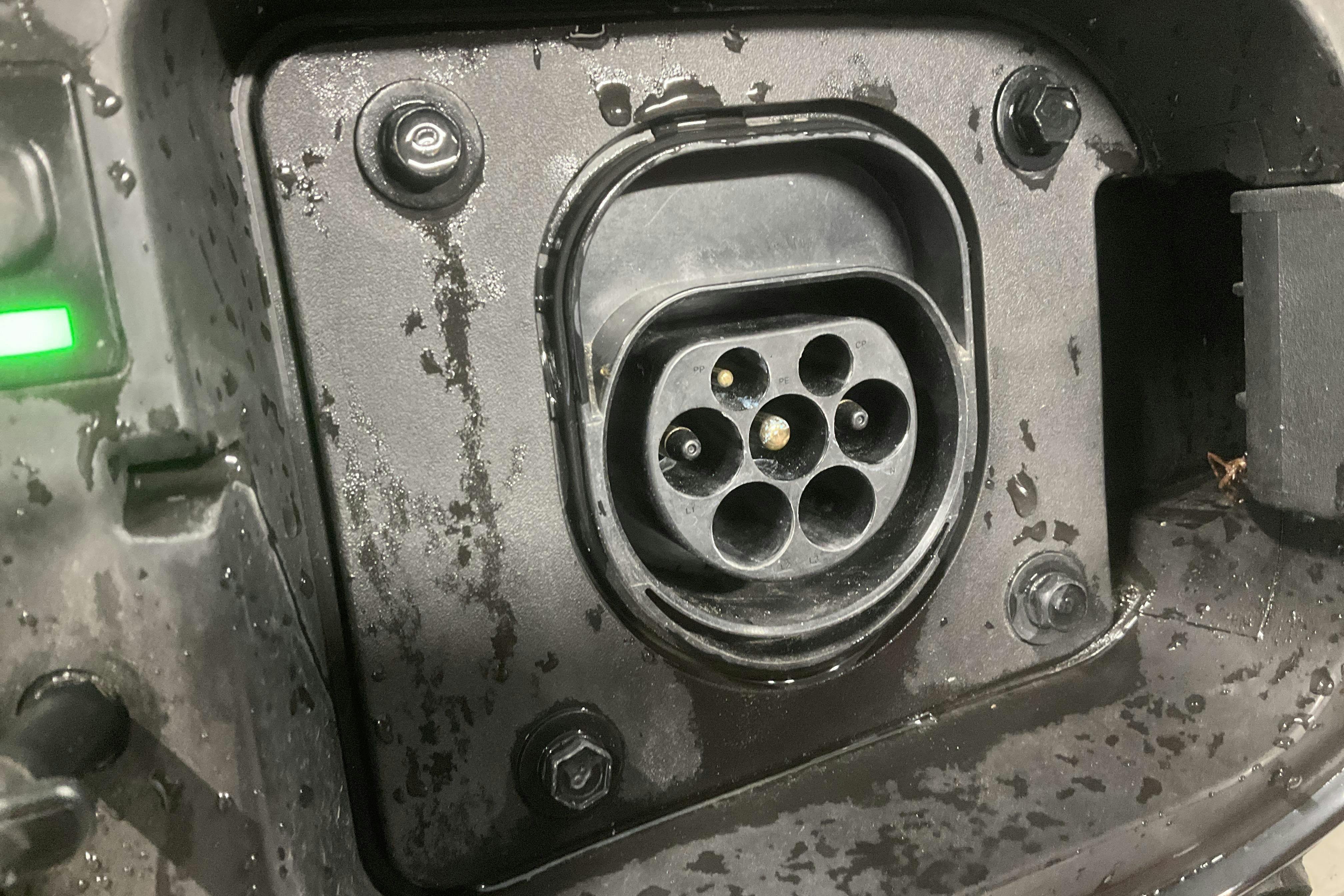 Vehicle Image 16