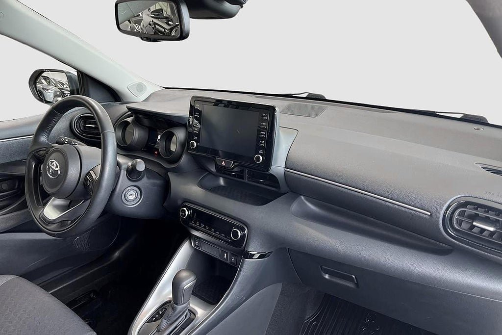 Vehicle Image 9