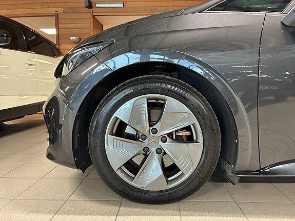 Vehicle Image 24