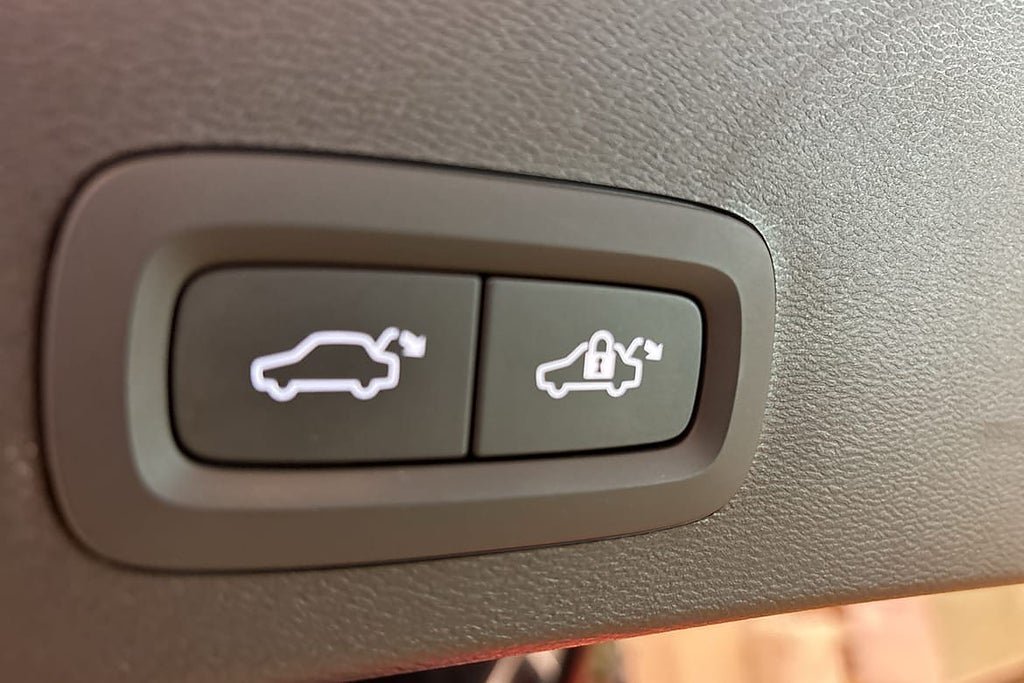 Vehicle Image 25