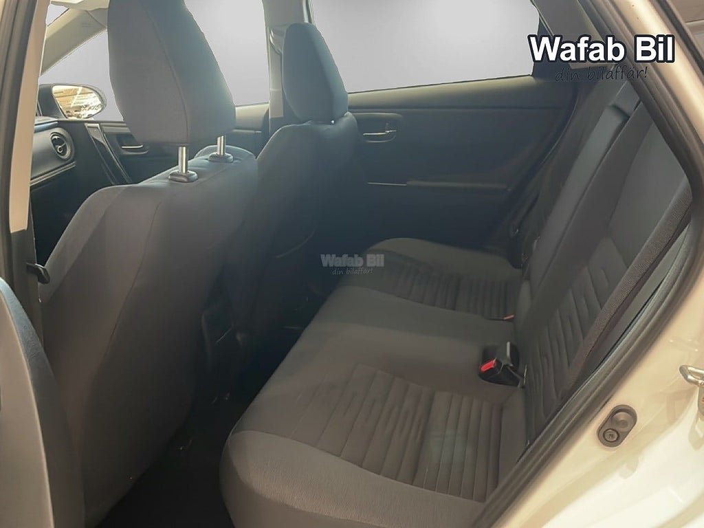 Vehicle Image 9