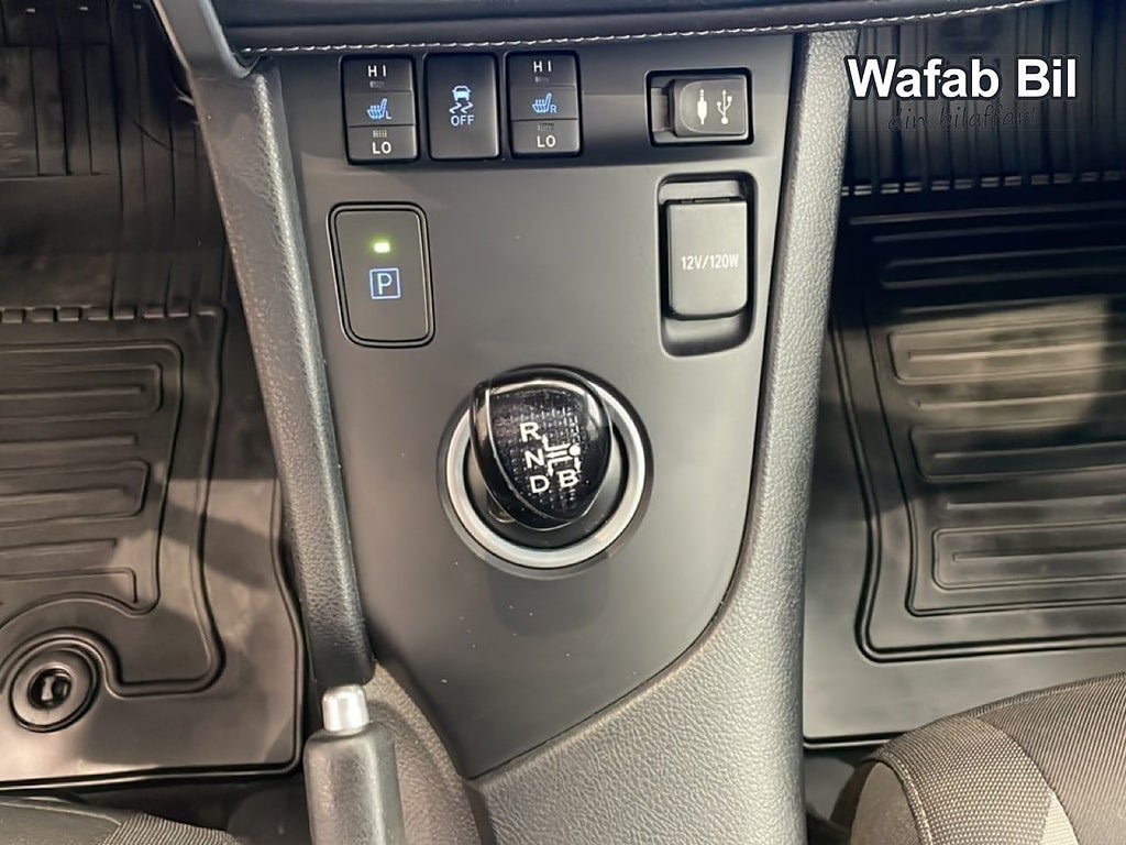 Vehicle Image 12