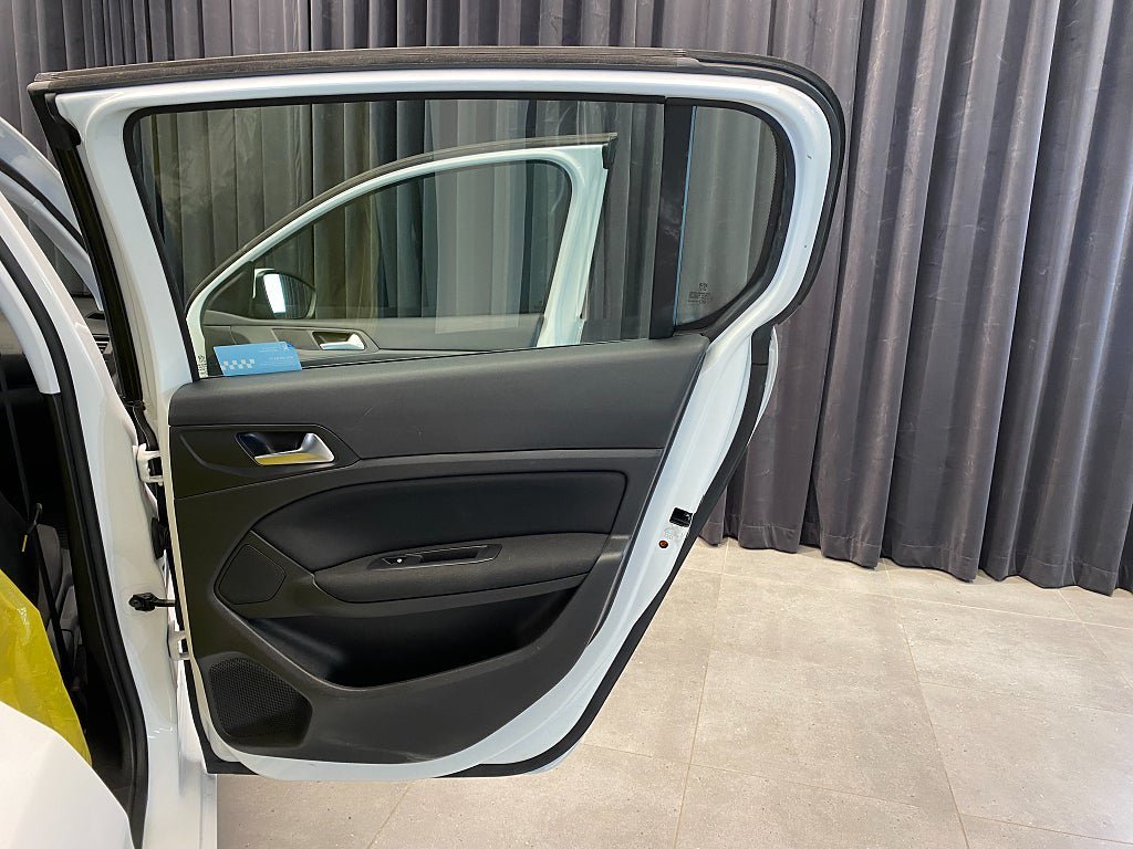 Vehicle Image 27