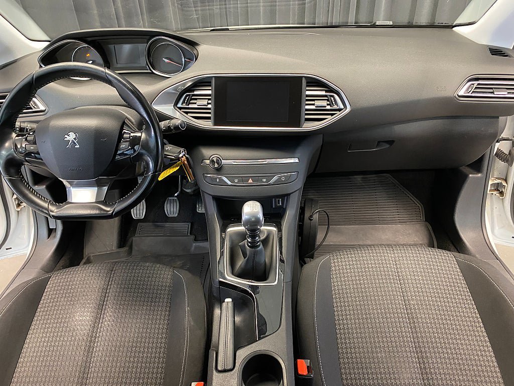 Vehicle Image 28