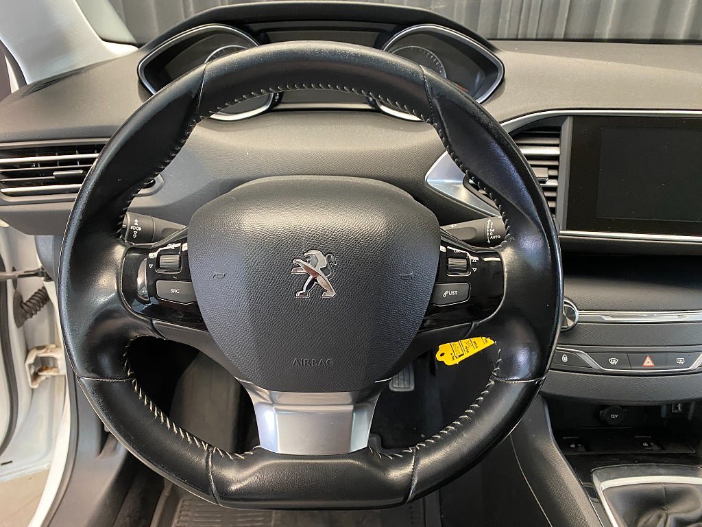 Vehicle Image 29