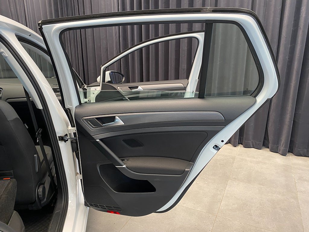 Vehicle Image 33