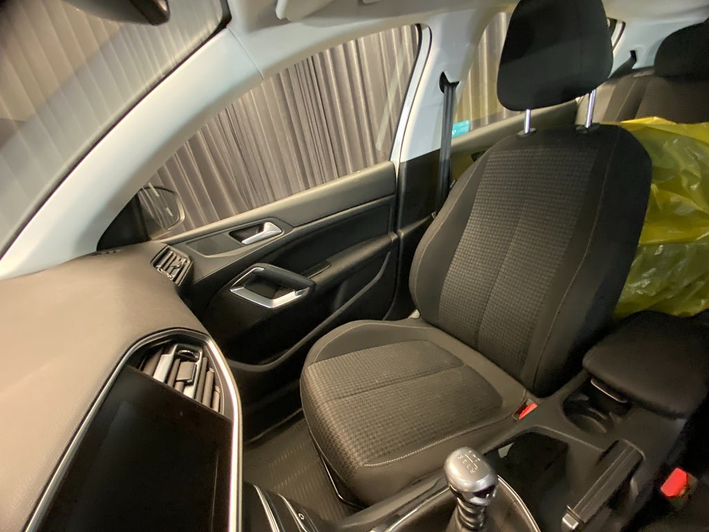 Vehicle Image 48