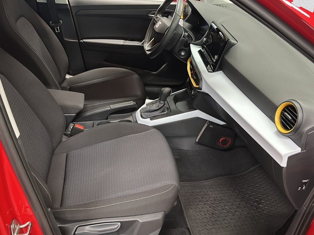 Vehicle Image 11