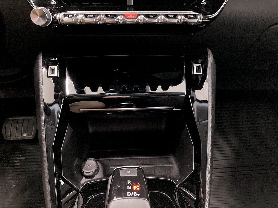 Vehicle Image 13