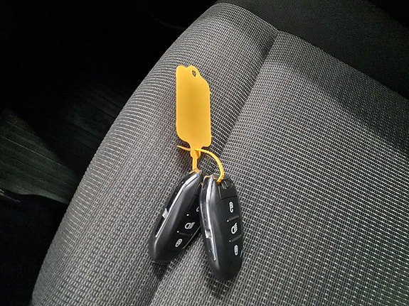 Vehicle Image 25