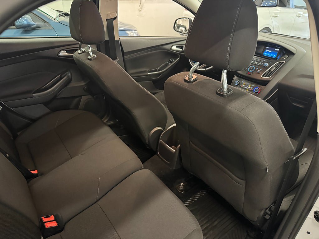 Vehicle Image 17