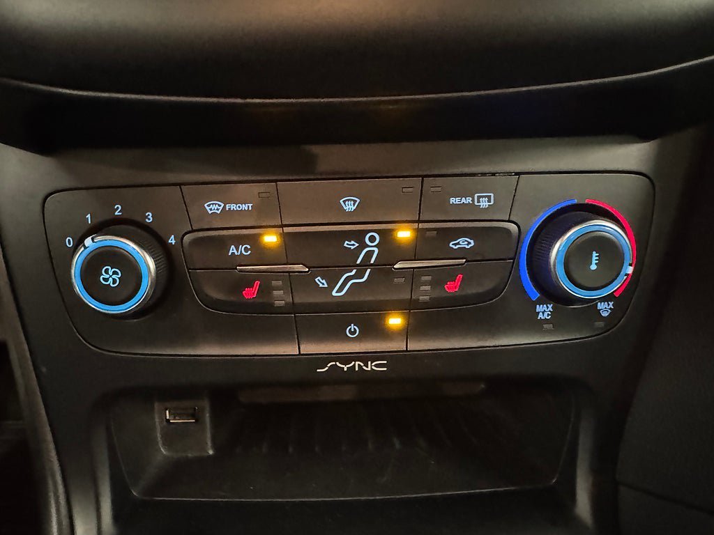 Vehicle Image 23