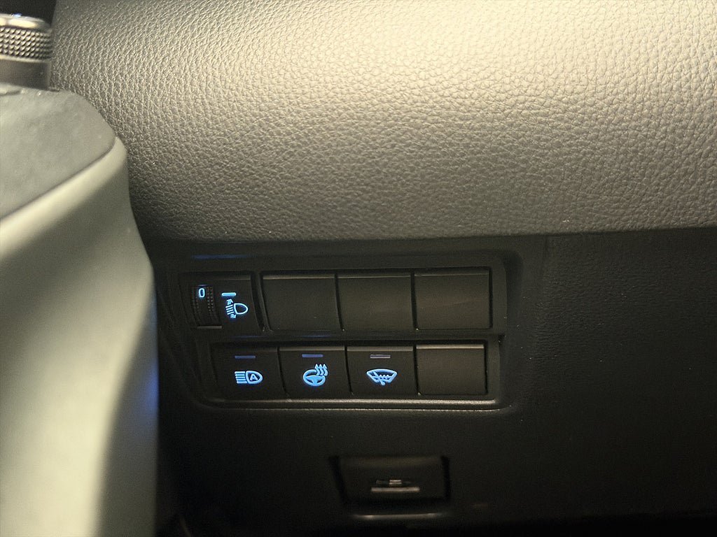 Vehicle Image 23