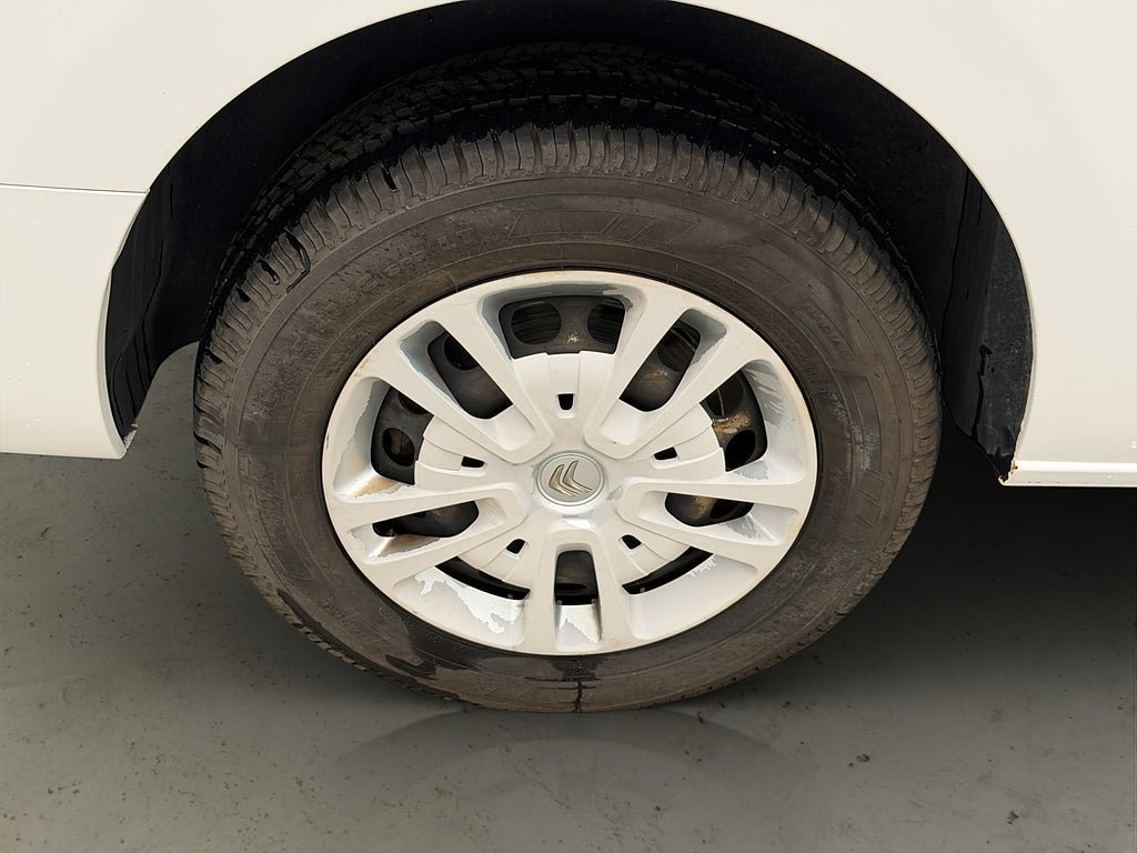 Vehicle Image 30