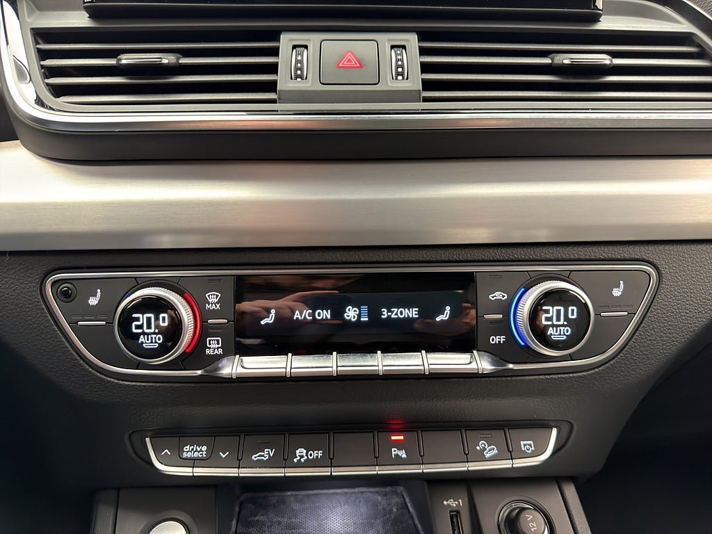 Vehicle Image 27