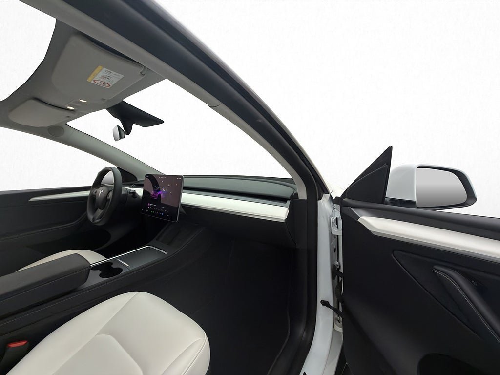 Vehicle Image 17