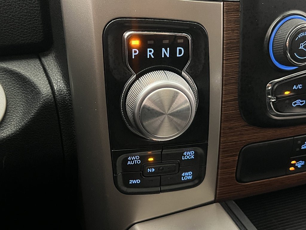 Vehicle Image 24
