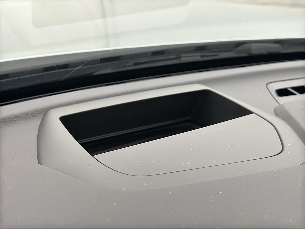 Vehicle Image 33