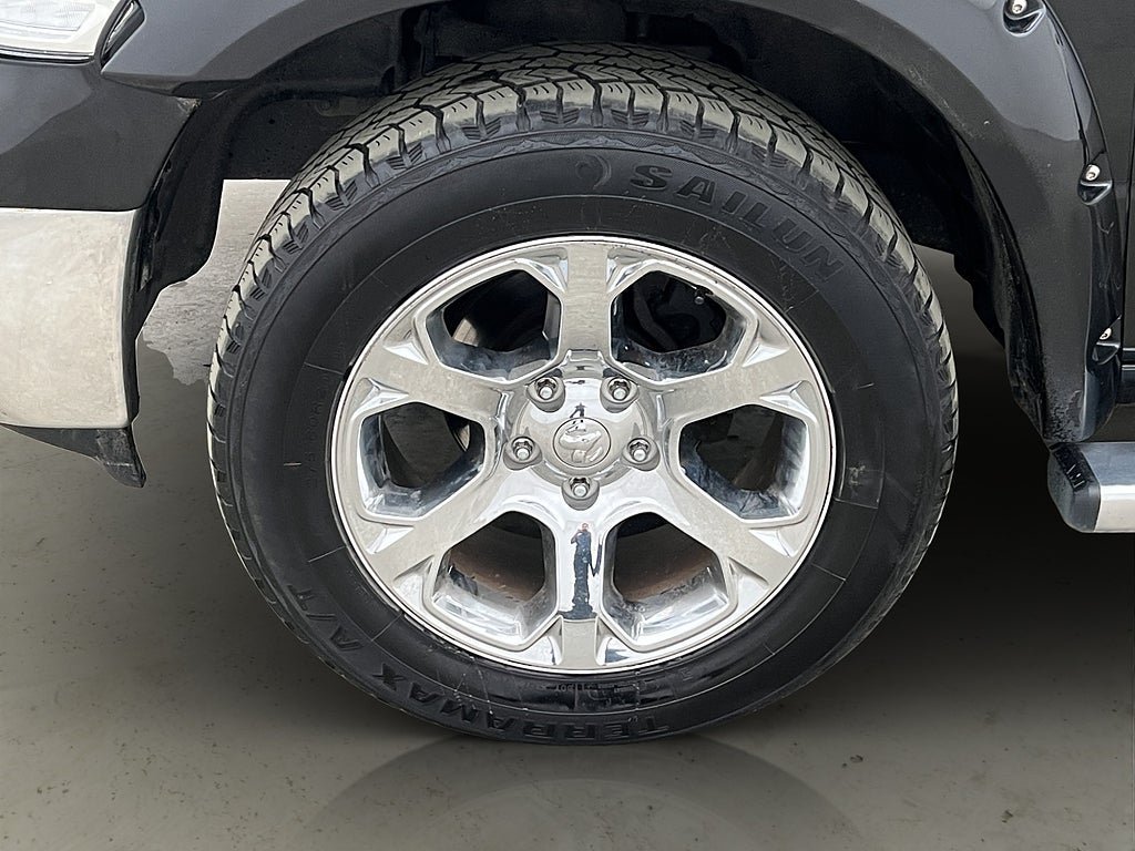 Vehicle Image 32