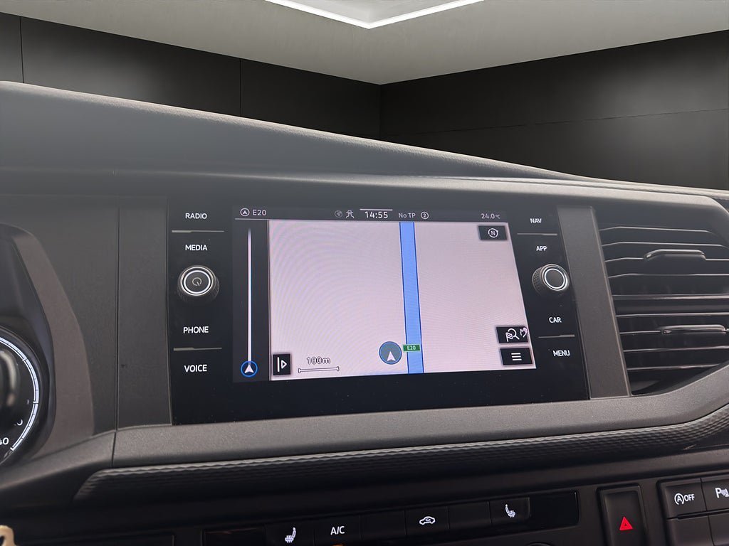 Vehicle Image 25