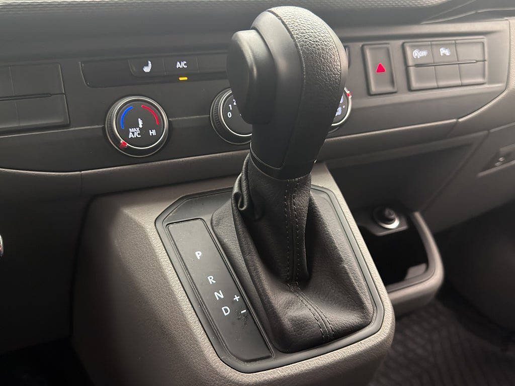 Vehicle Image 27