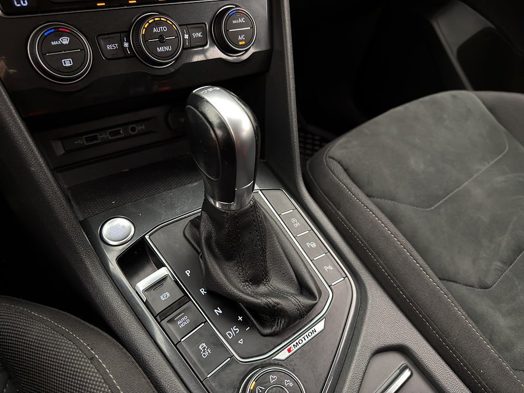 Vehicle Image 24