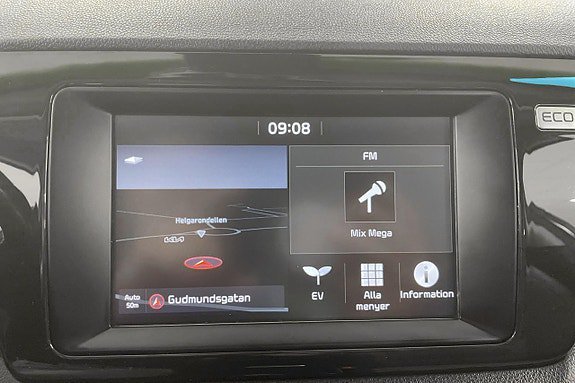 Vehicle Image 11