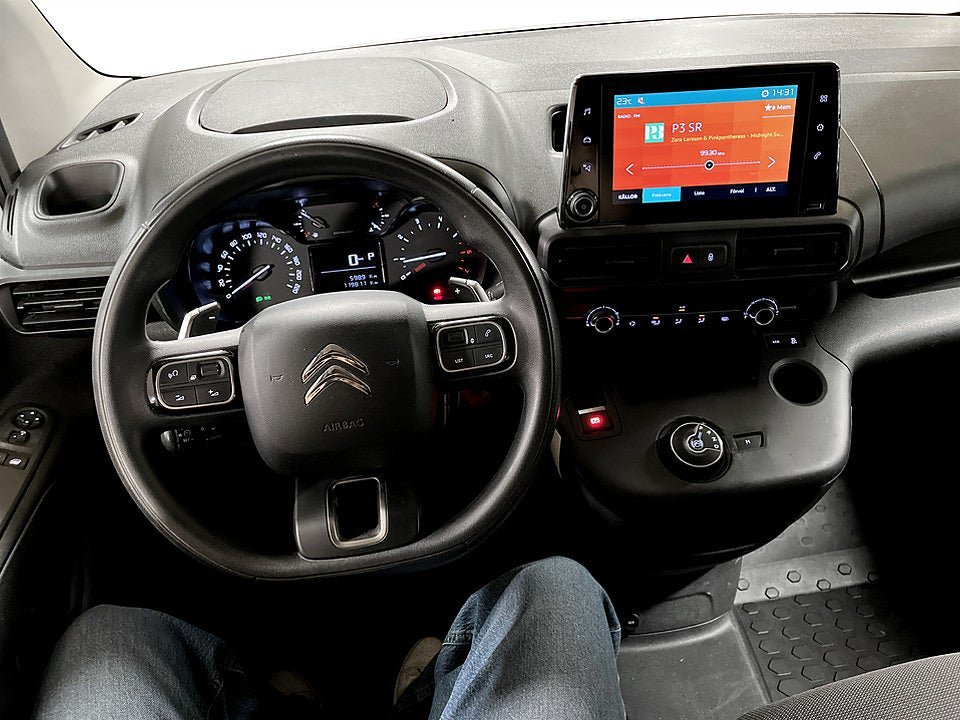Vehicle Image 10