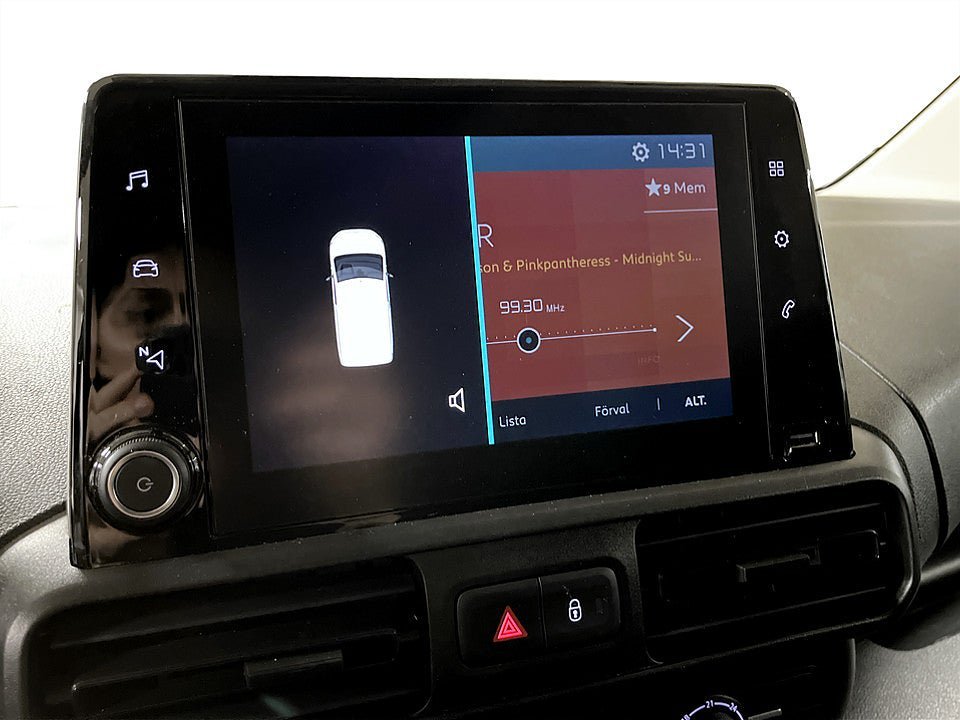 Vehicle Image 13